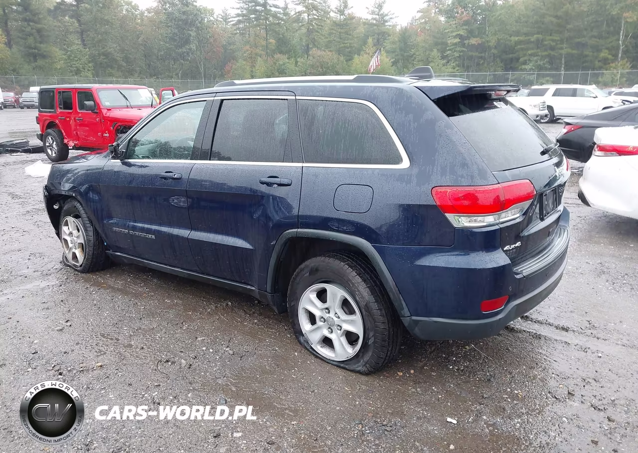 2017 Jeep Grand Cherokee Laredo 4X4 VIN:1C4RJFAG5HC756419 - 3