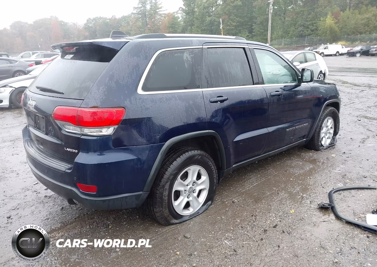 2017 Jeep Grand Cherokee Laredo 4X4 VIN:1C4RJFAG5HC756419 - 4