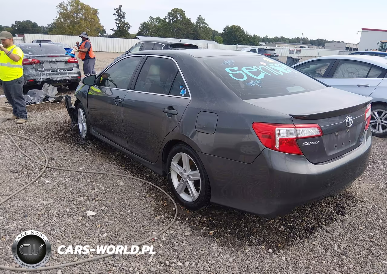 2014 Toyota Camry Se VIN:4T1BF1FK0EU365795 - 3