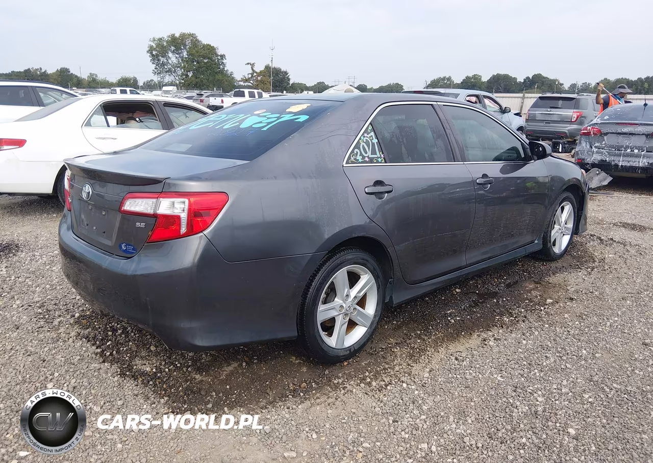 2014 Toyota Camry Se VIN:4T1BF1FK0EU365795 - 4