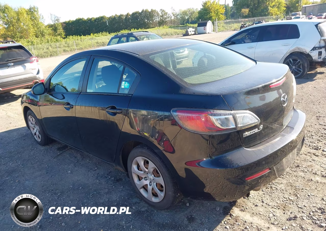 2013 Mazda Mazda3 I Sport VIN:JM1BL1UPXD1833673 - 3