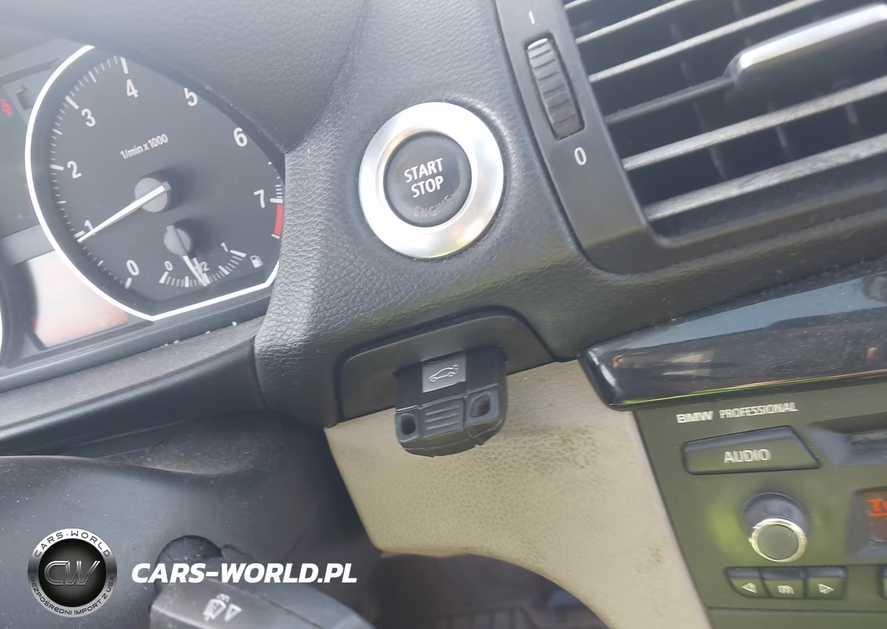 2010 BMW 128I VIN:WBAUP7C53AVK77420 - 11