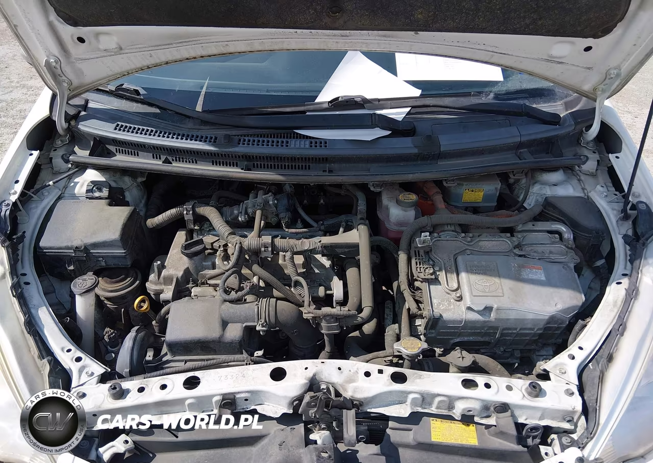 2014 Toyota Prius C Two VIN:JTDKDTB34E1571532 - 10