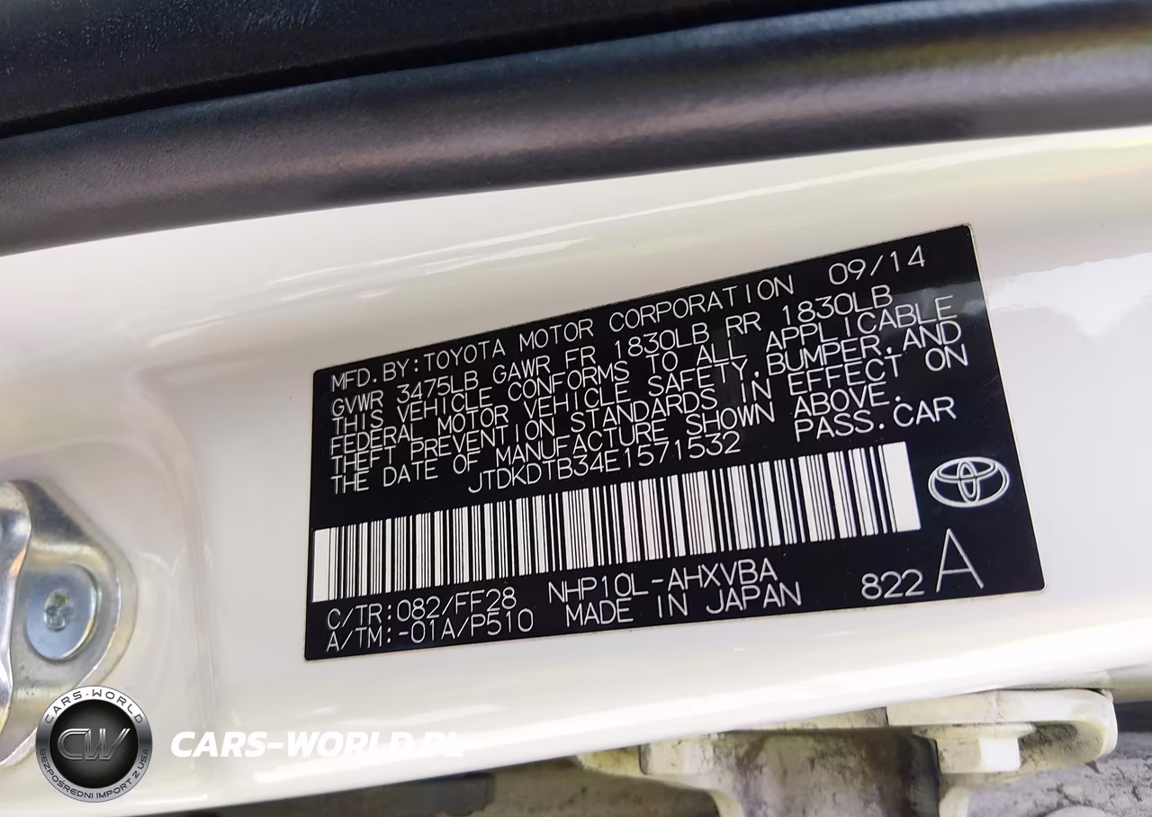 2014 Toyota Prius C Two VIN:JTDKDTB34E1571532 - 9