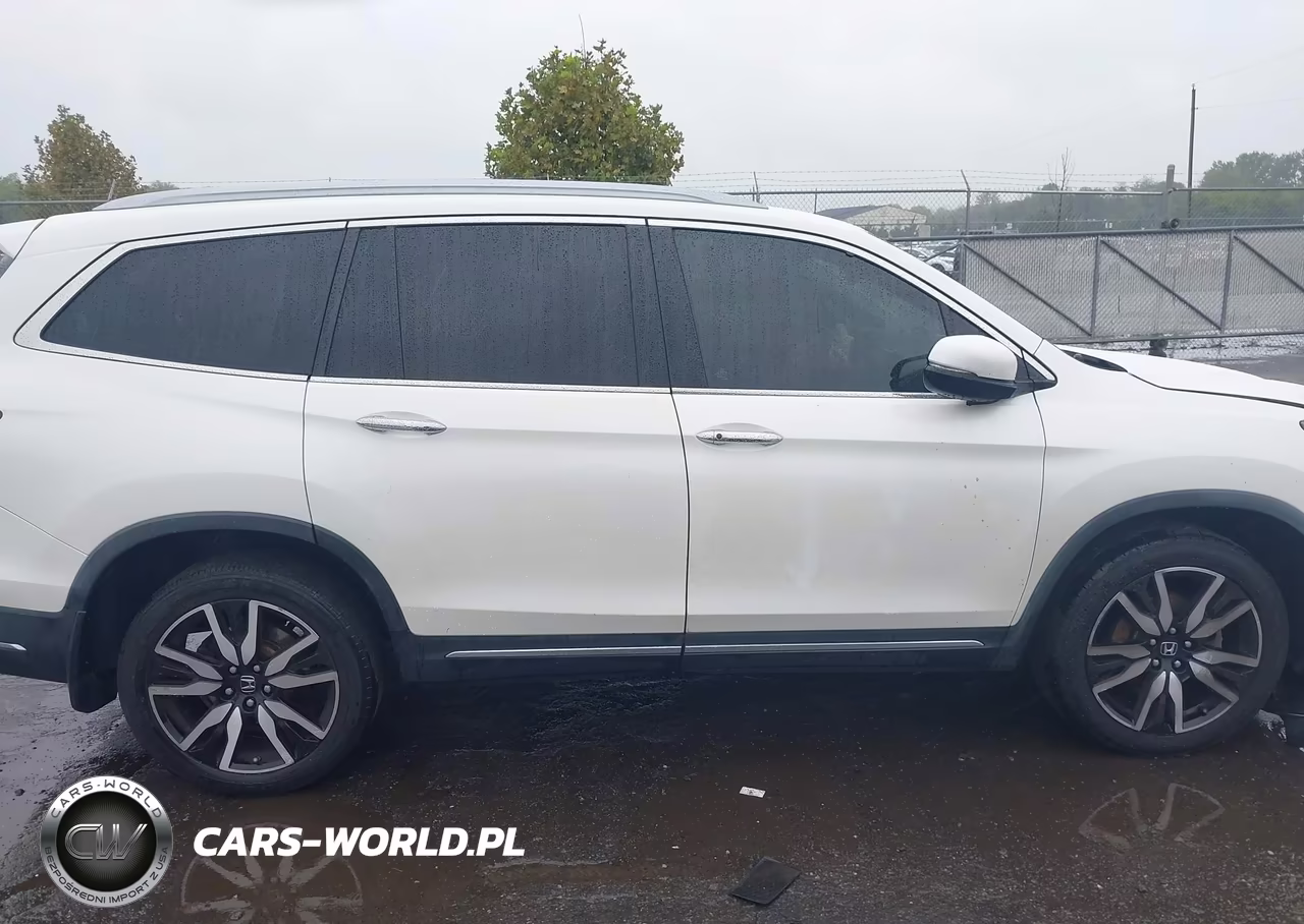 2019 Honda Pilot Elite VIN:5FNYF6H07KB042257 - 13