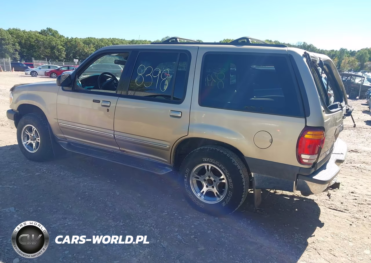 2000 Ford Explorer Xlt VIN:1FMZU73E8YZA13013 - 3