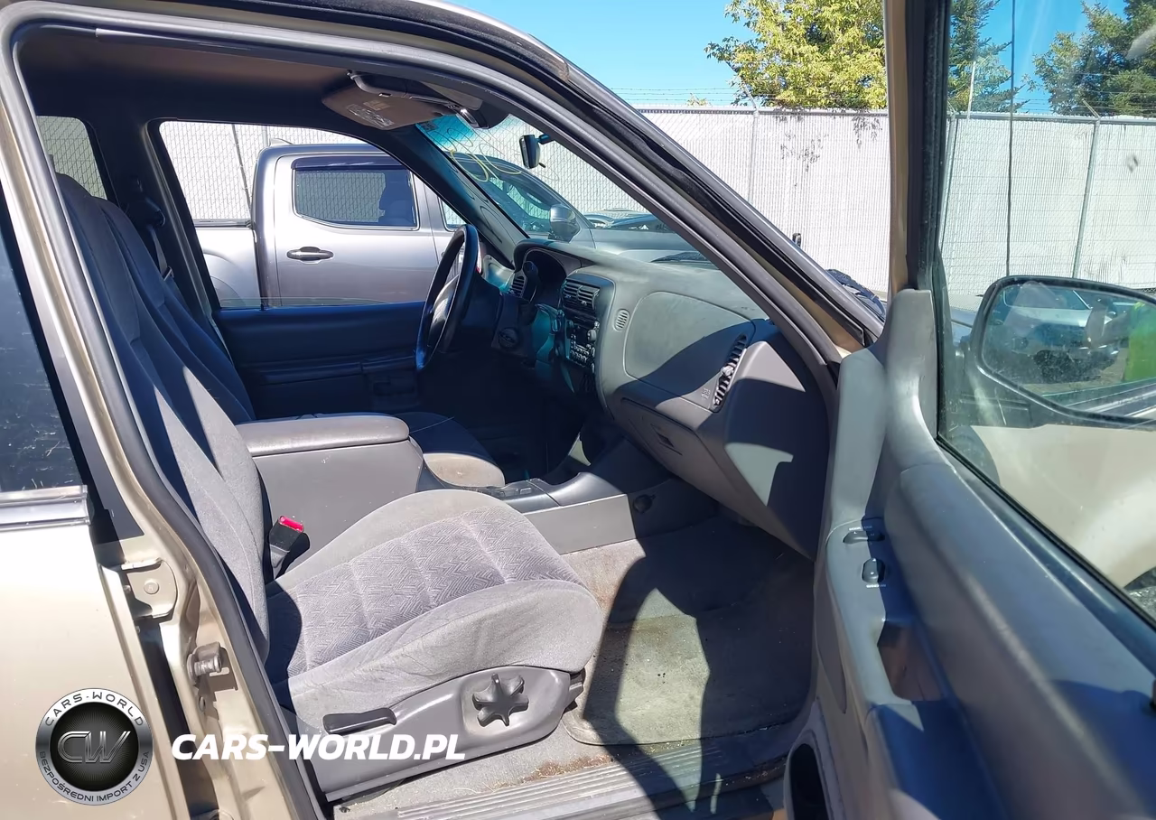 2000 Ford Explorer Xlt VIN:1FMZU73E8YZA13013 - 5