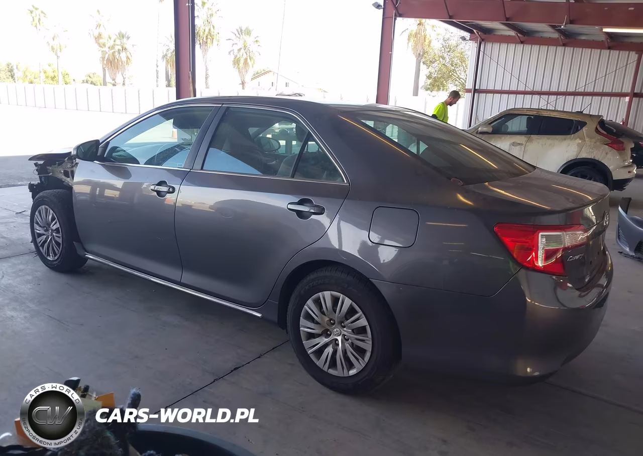 2013 Toyota Camry Le VIN:4T4BF1FK8DR322424 - 3