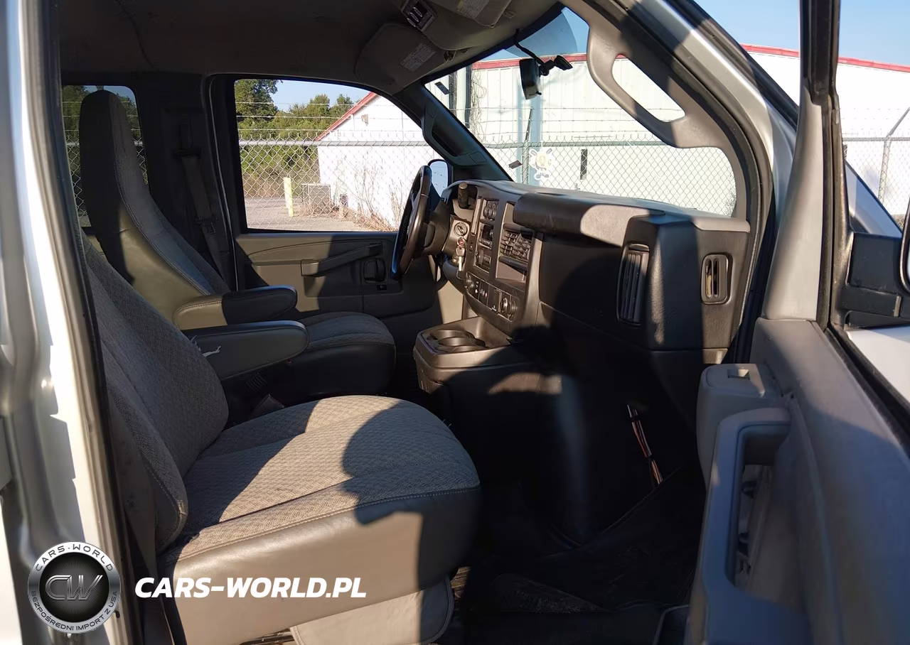 2017 Chevrolet Express 3500 Lt VIN:1GAZGPFFXH1248231 - 5