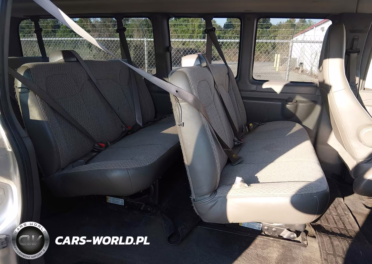 2017 Chevrolet Express 3500 Lt VIN:1GAZGPFFXH1248231 - 8
