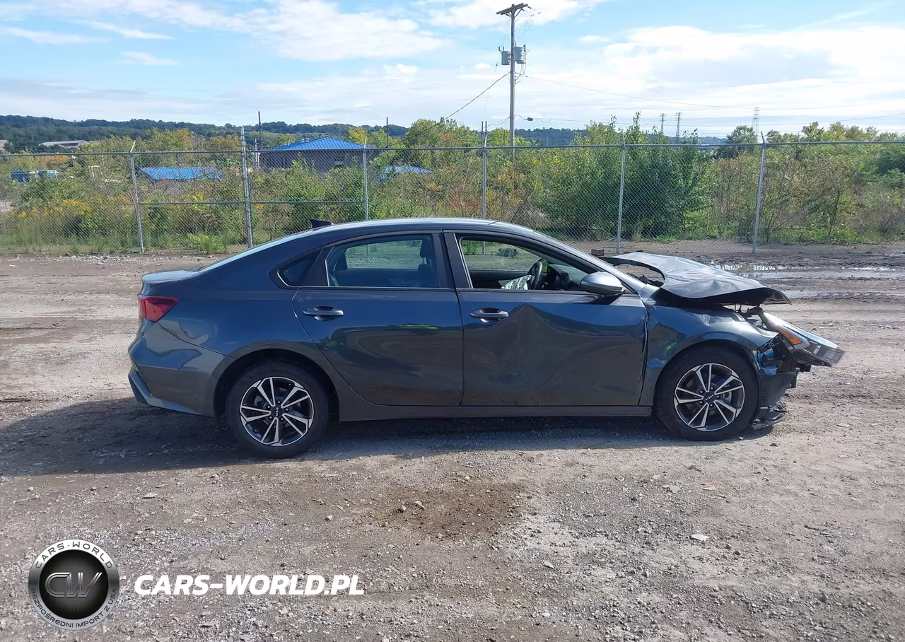 2024 Kia Forte Lxs VIN:3KPF24AD5RE834735 - 14