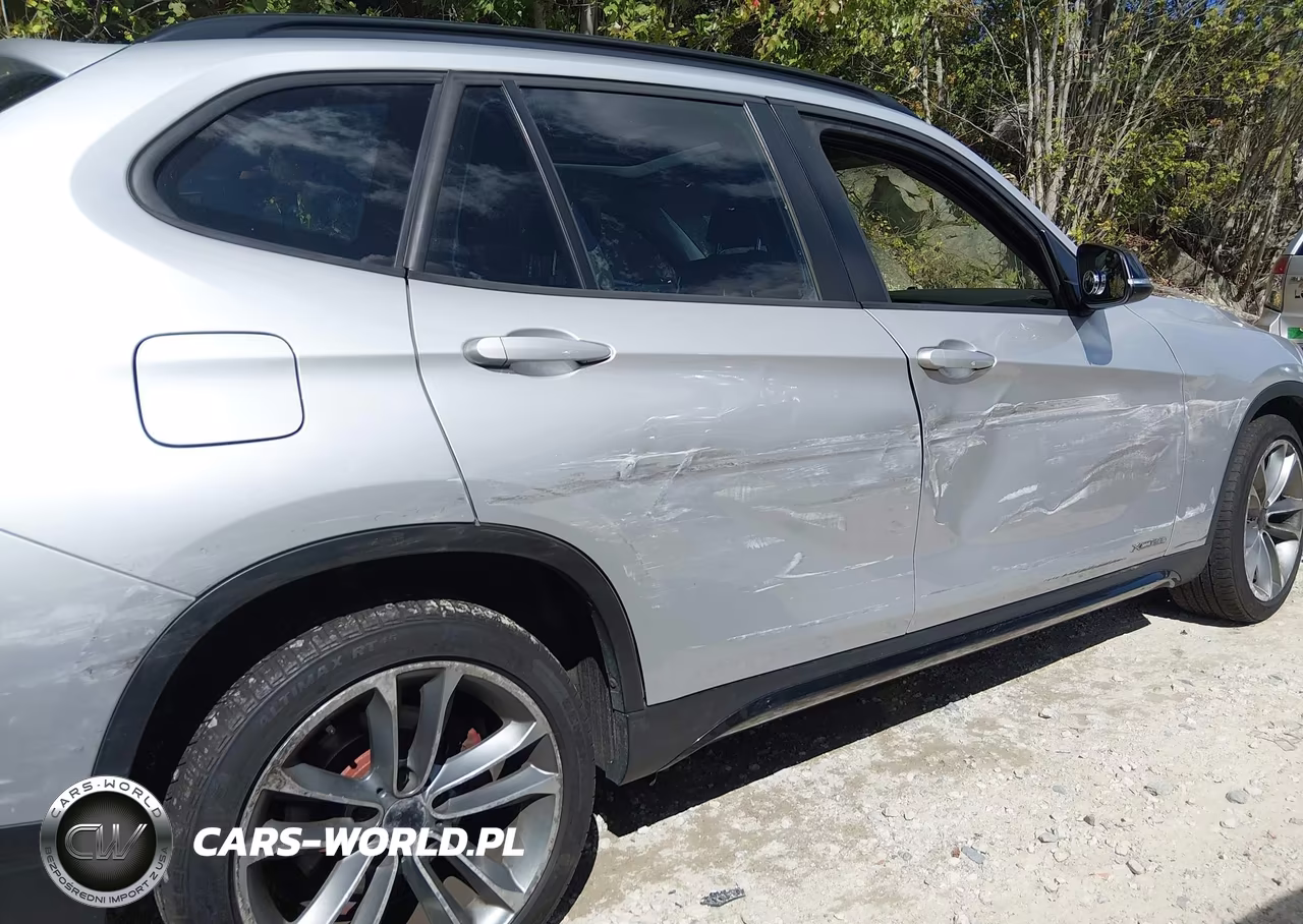 2013 BMW X1 xDrive28I VIN:WBAVL1C51DVR92097 - 13