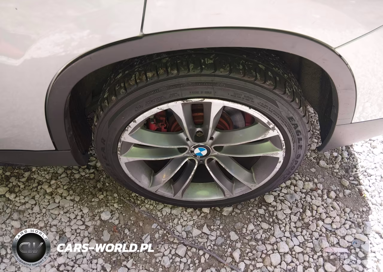 2013 BMW X1 xDrive28I VIN:WBAVL1C51DVR92097 - 14