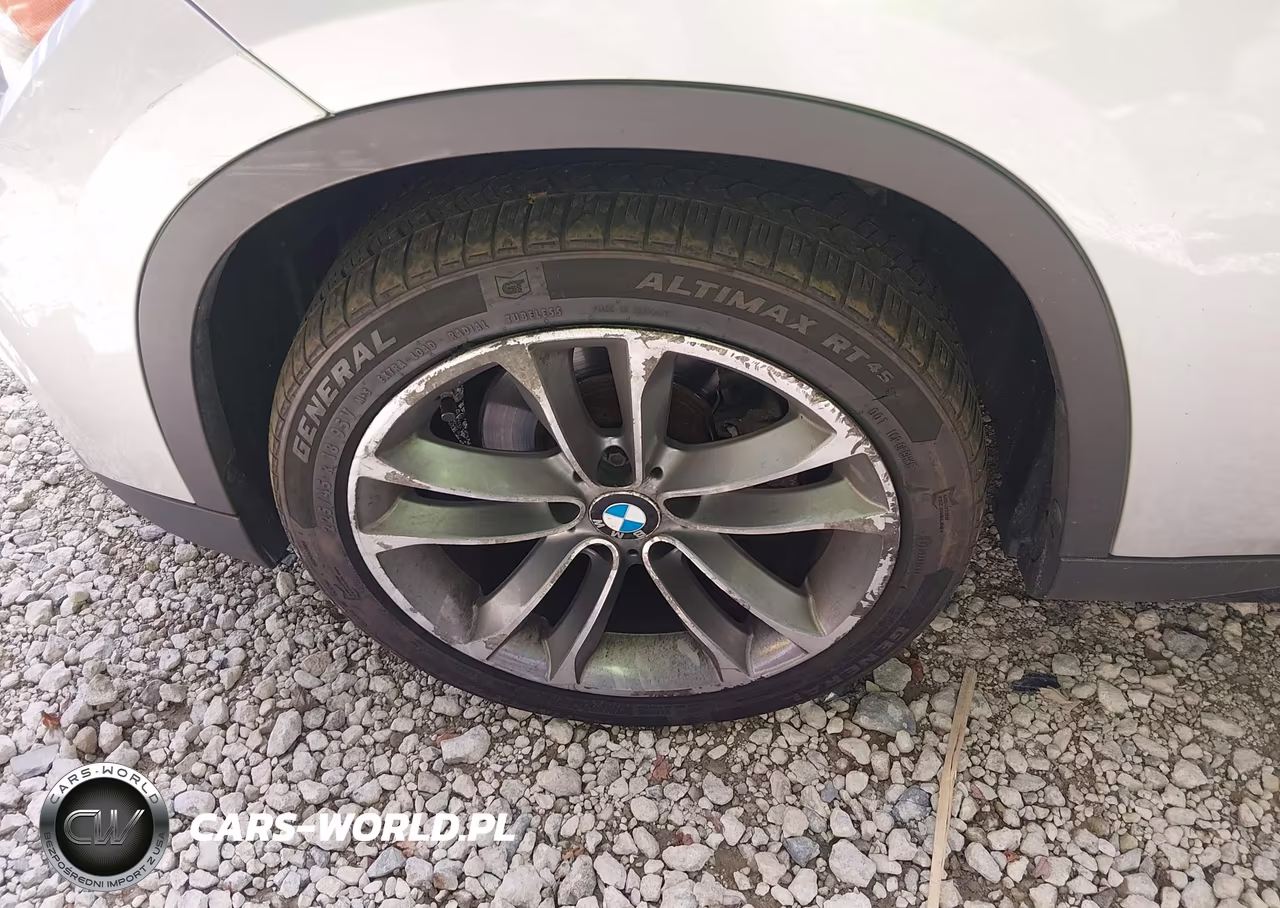 2013 BMW X1 xDrive28I VIN:WBAVL1C51DVR92097 - 15