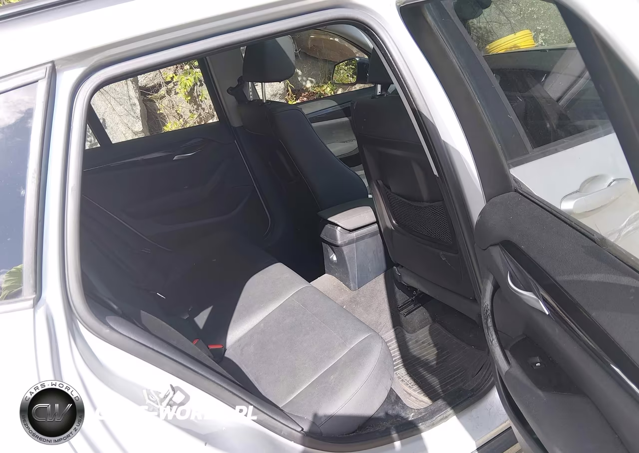 2013 BMW X1 xDrive28I VIN:WBAVL1C51DVR92097 - 8