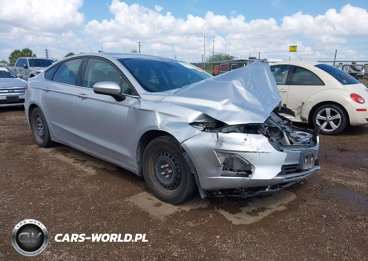 2019 Ford Fusion S VIN:3FA6P0G71KR170496 - 1