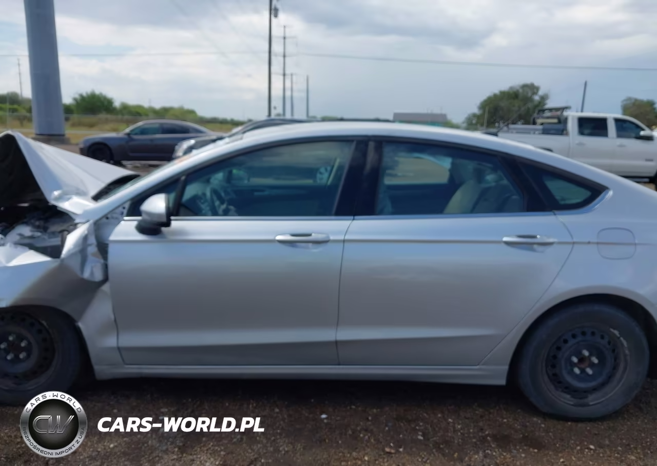 2019 Ford Fusion S VIN:3FA6P0G71KR170496 - 15