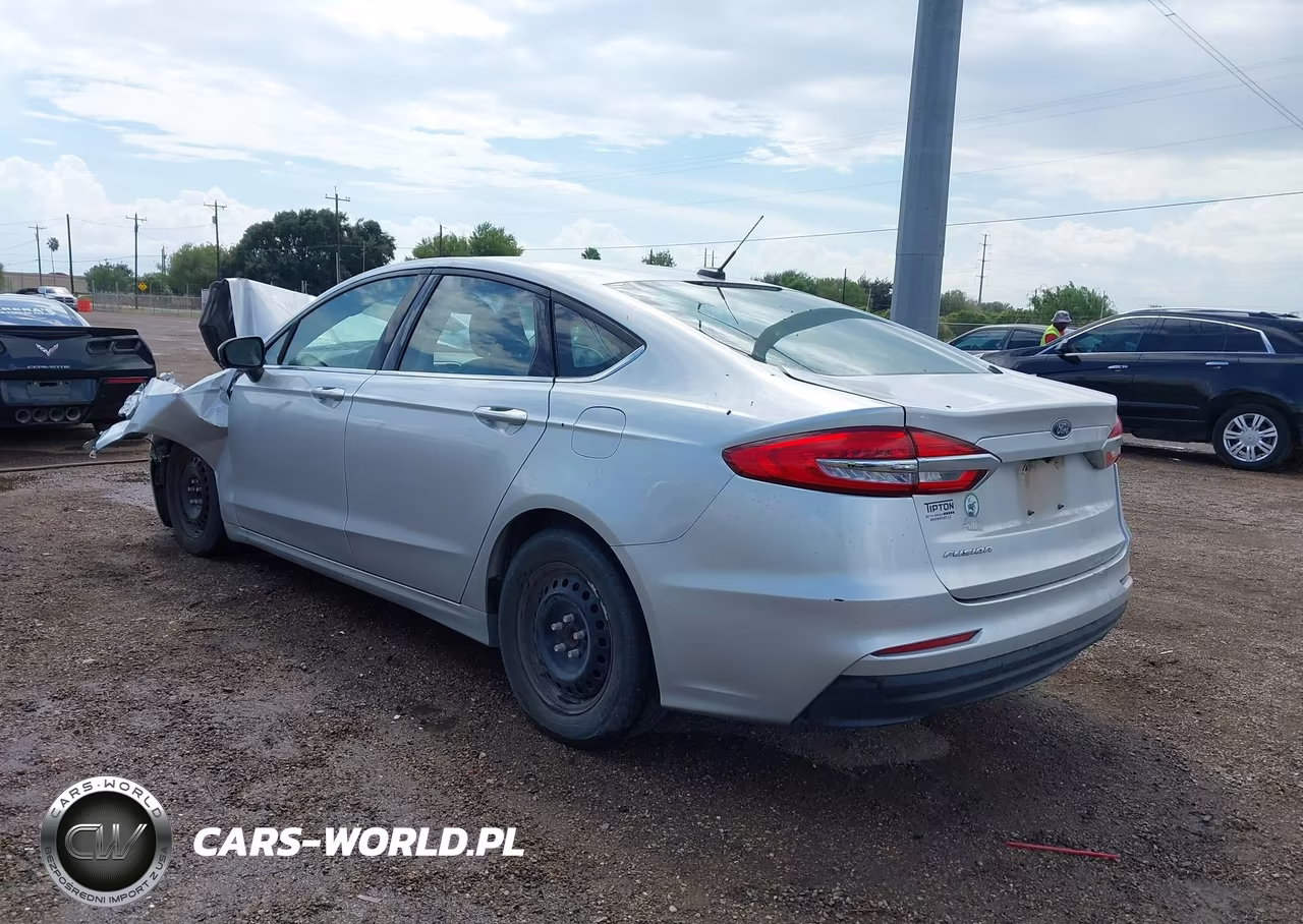 2019 Ford Fusion S VIN:3FA6P0G71KR170496 - 3