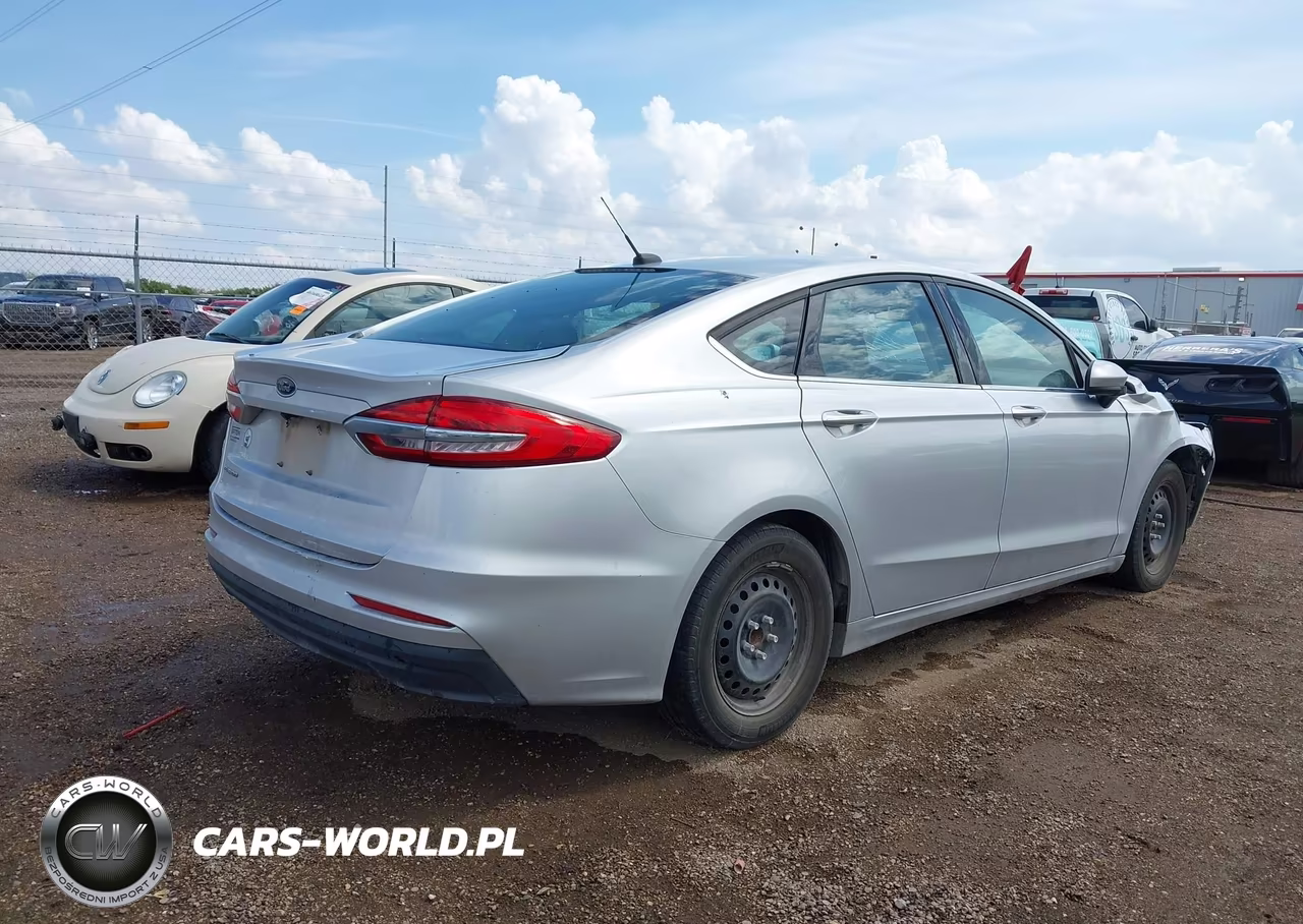 2019 Ford Fusion S VIN:3FA6P0G71KR170496 - 4