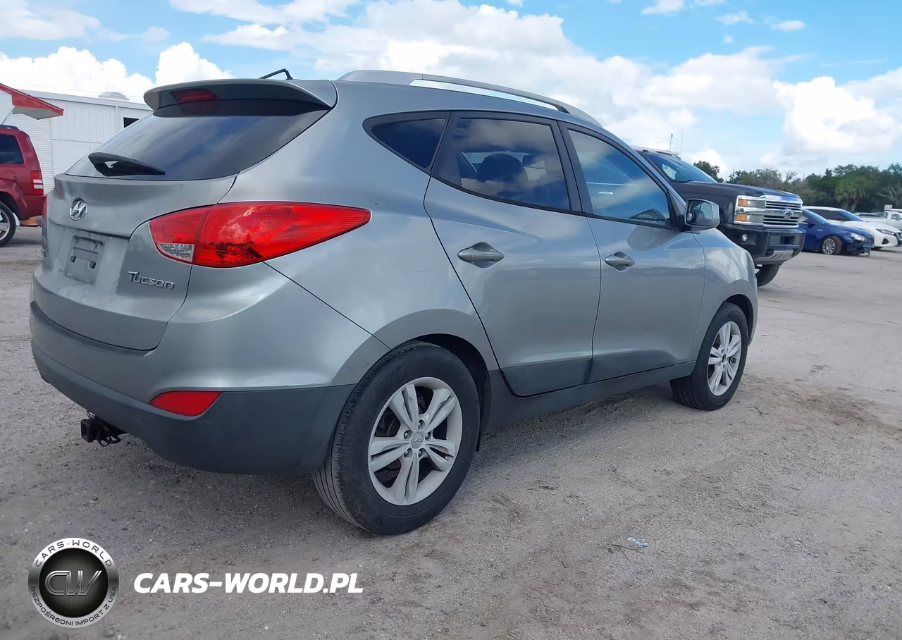 2011 Hyundai Tucson Gls VIN:KM8JU3ACXBU205450 - 4