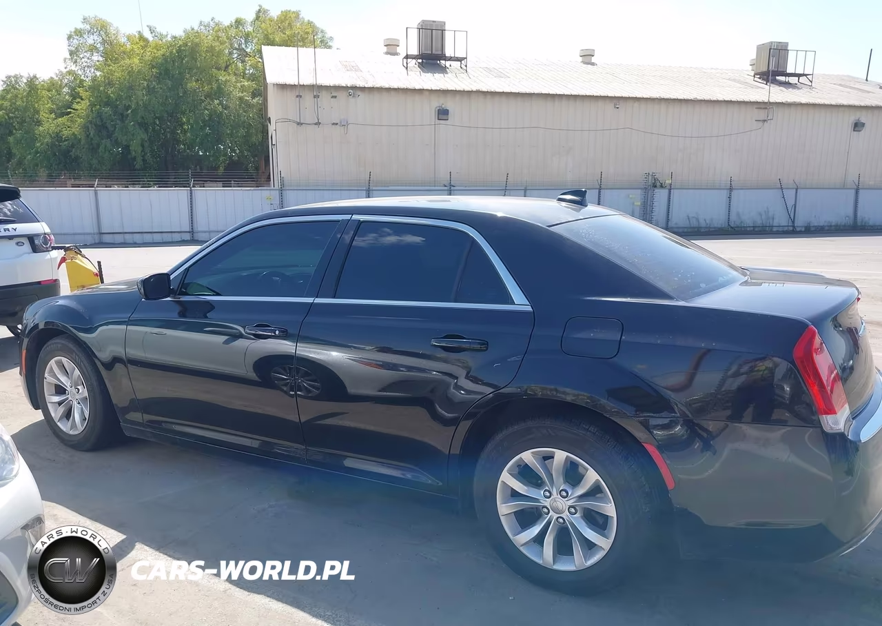 2015 Chrysler 300 Limited VIN:2C3CCAAG9FH920935 - 14