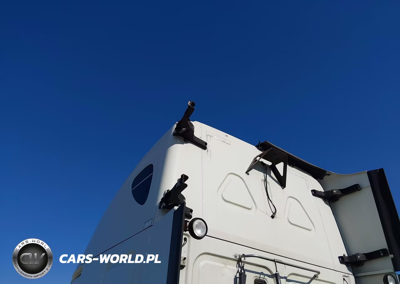 2015 Freightliner Cascadia 125 VIN:1FUJGLD58FLGF3939 - 11
