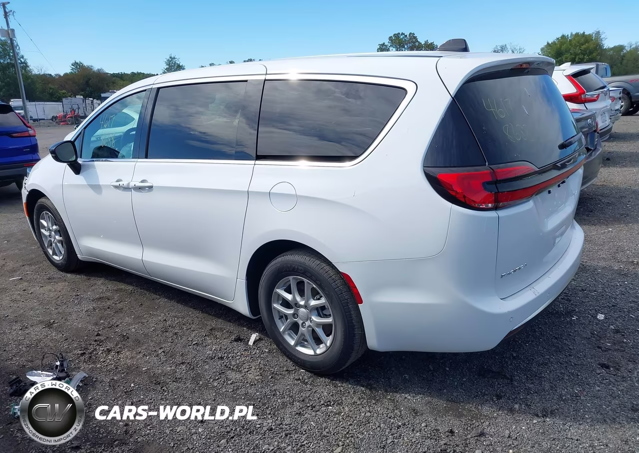 2027 Chrysler Pacifica VIN:2C4RC1BG7VR602602 - 3