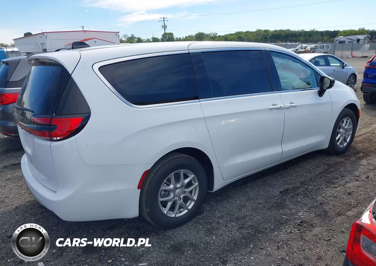 2027 Chrysler Pacifica VIN:2C4RC1BG7VR602602 - 4