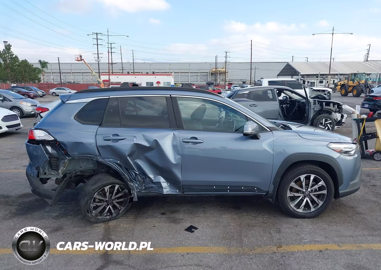 2024 Toyota Corolla Cross Xle VIN:7MUDAABG8RV083904 - 13
