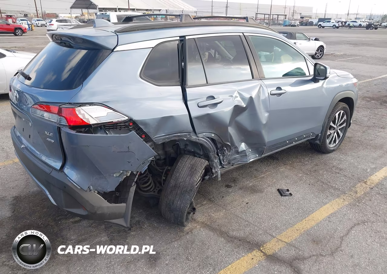 2024 Toyota Corolla Cross Xle VIN:7MUDAABG8RV083904 - 4