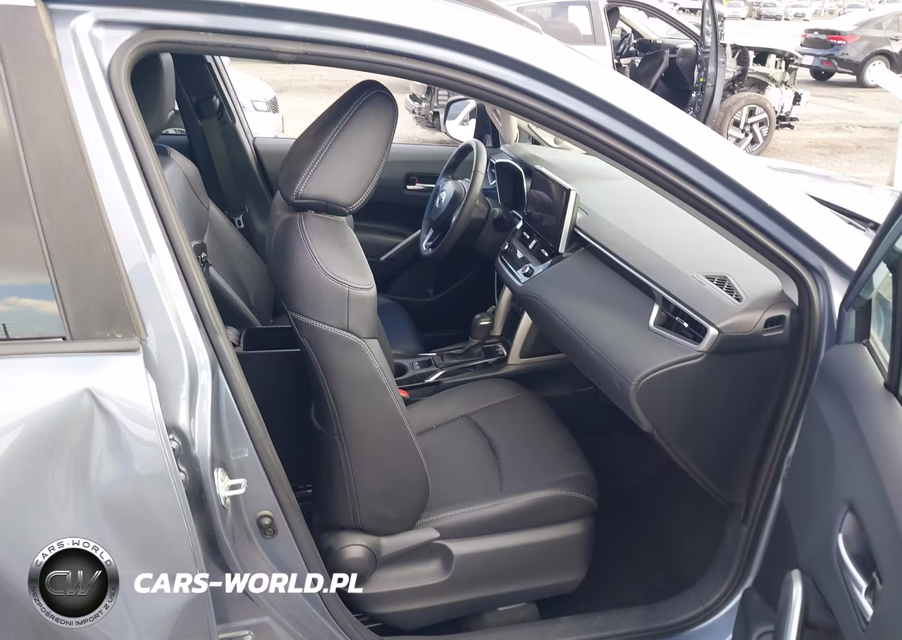 2024 Toyota Corolla Cross Xle VIN:7MUDAABG8RV083904 - 5