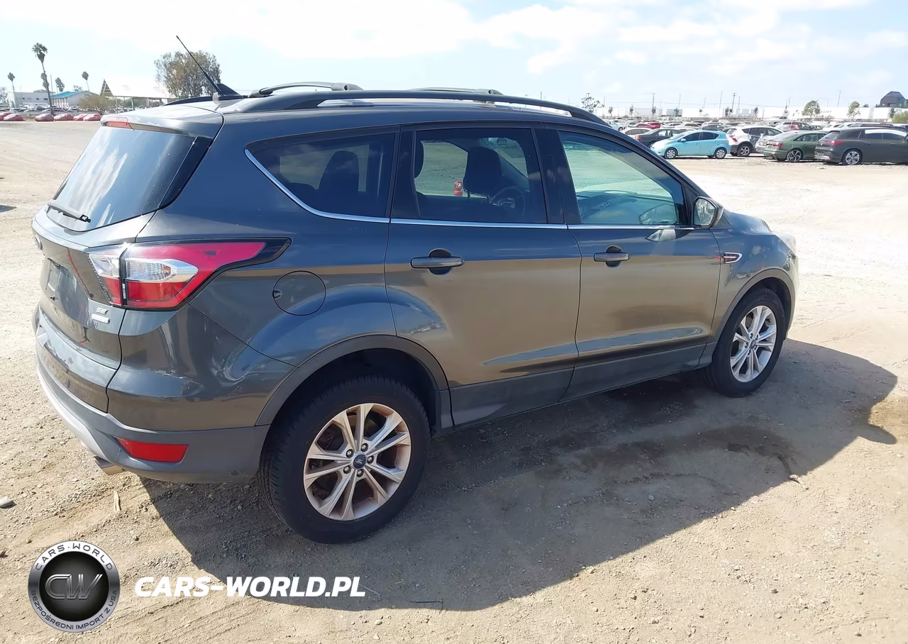 2018 Ford Escape Se VIN:1FMCU0GD6JUD29690 - 4