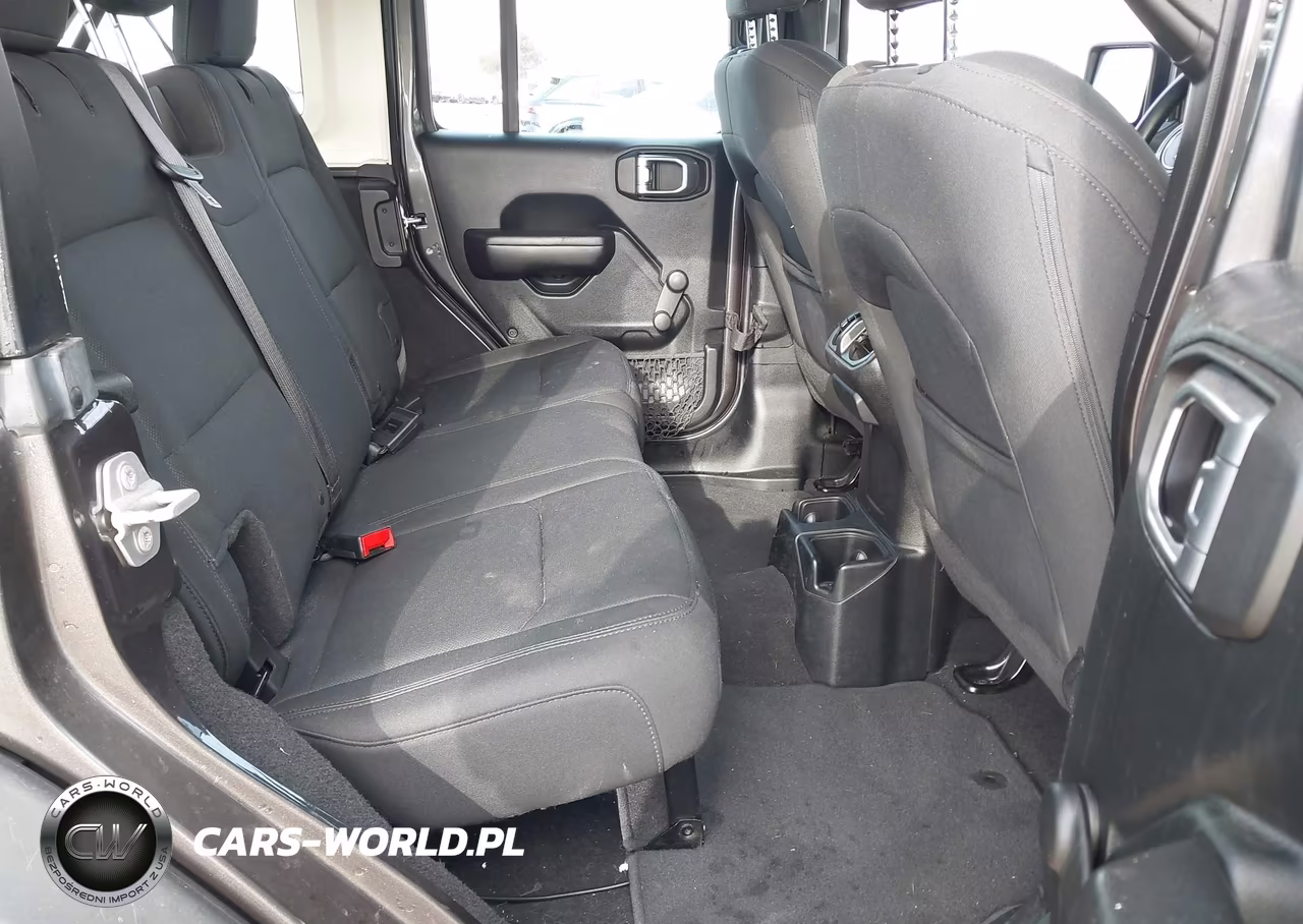 2018 Jeep Wrangler Unlimited Sport 4X4 VIN:1C4HJXDG1JW139293 - 8