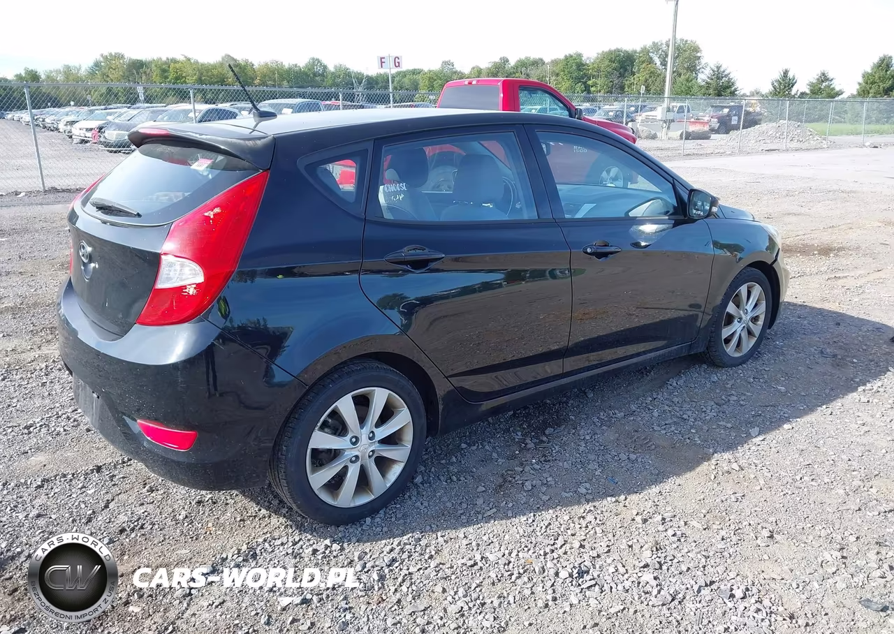 2013 Hyundai Accent Se VIN:KMHCU5AE6DU085333 - 4