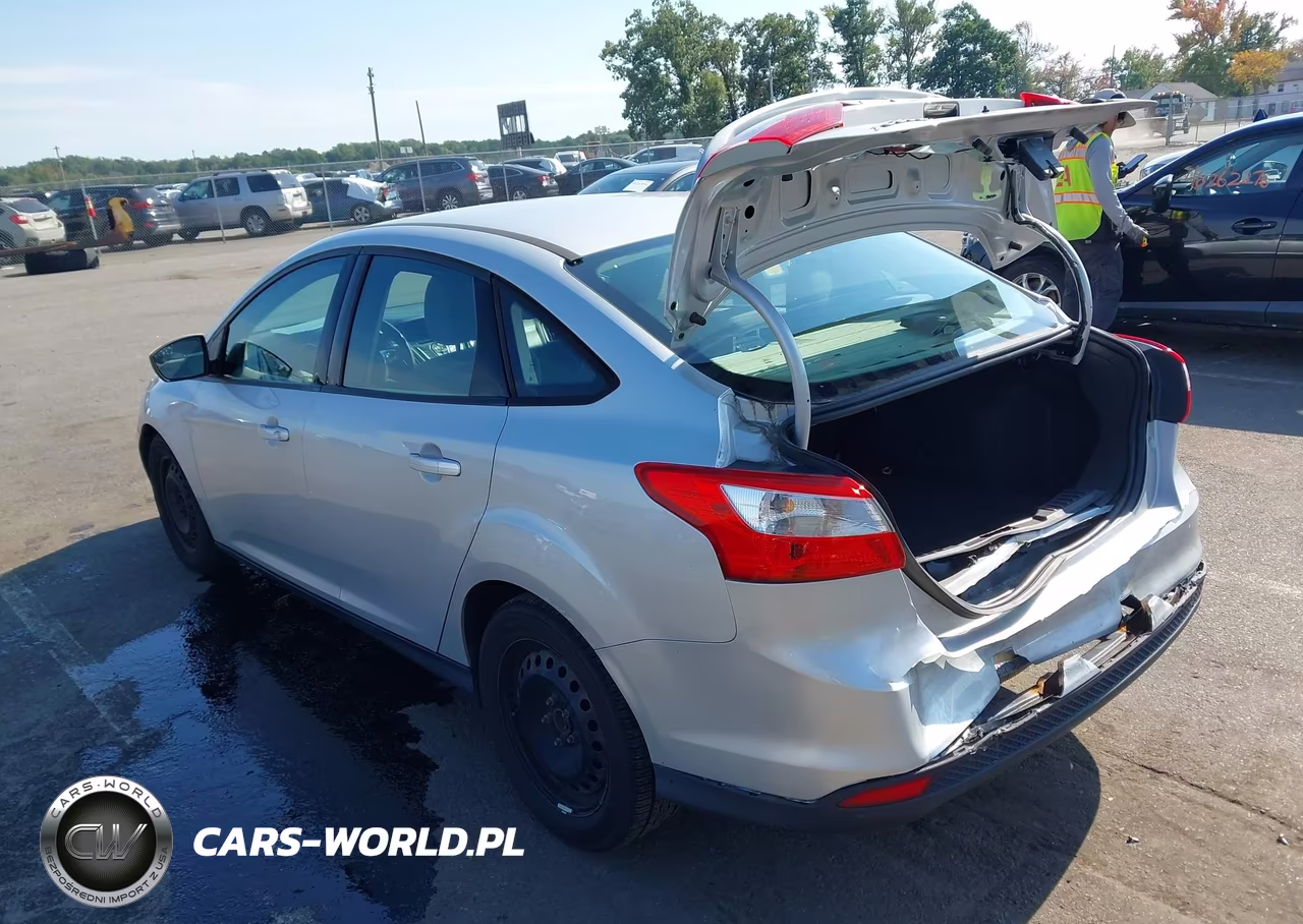 2012 Ford Focus Se VIN:1FAHP3F28CL431543 - 3