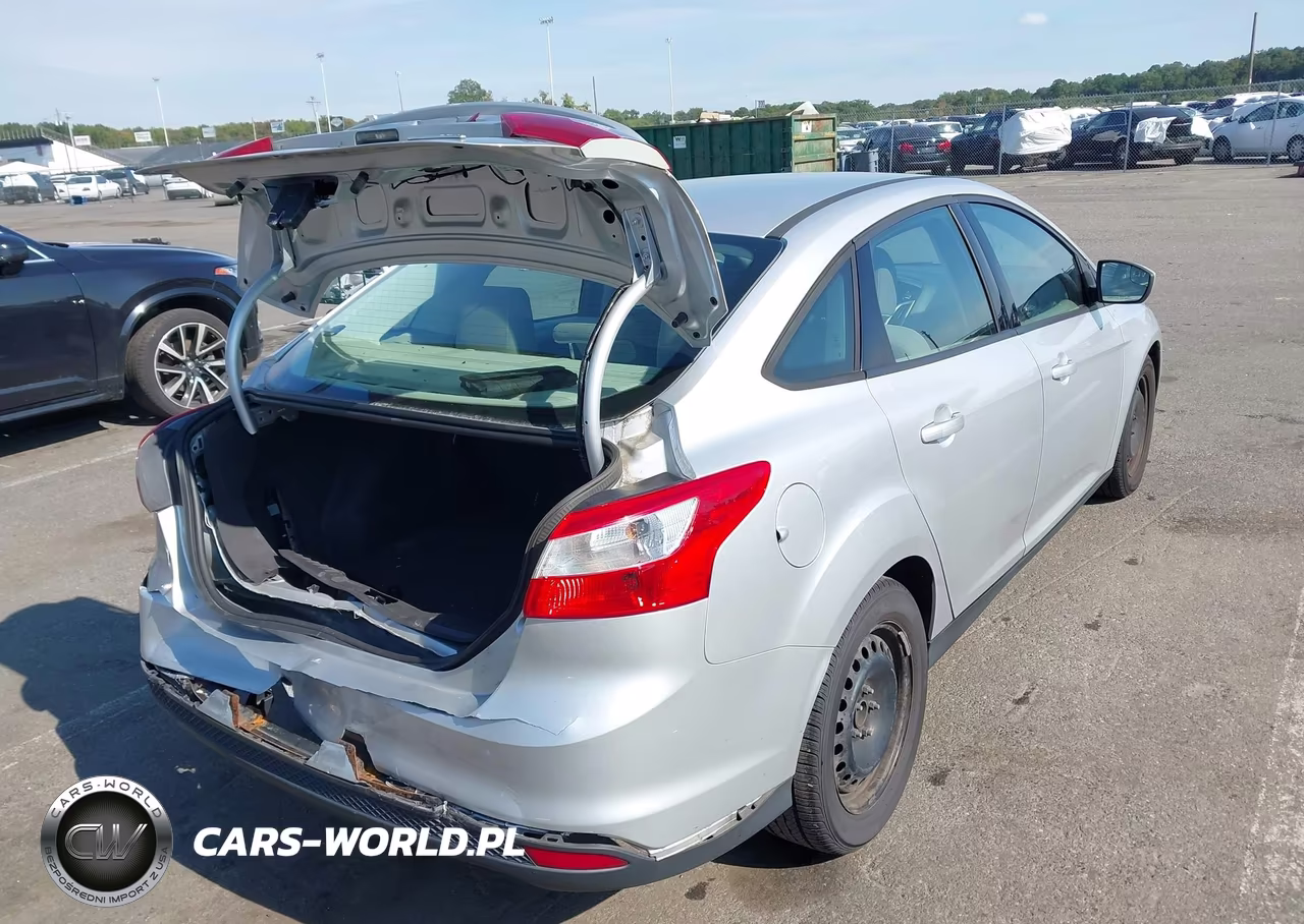 2012 Ford Focus Se VIN:1FAHP3F28CL431543 - 4