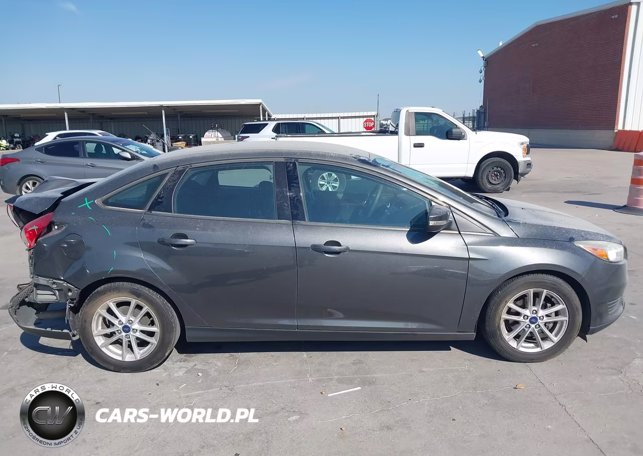 2016 Ford Focus Se VIN:1FADP3F20GL372220 - 14