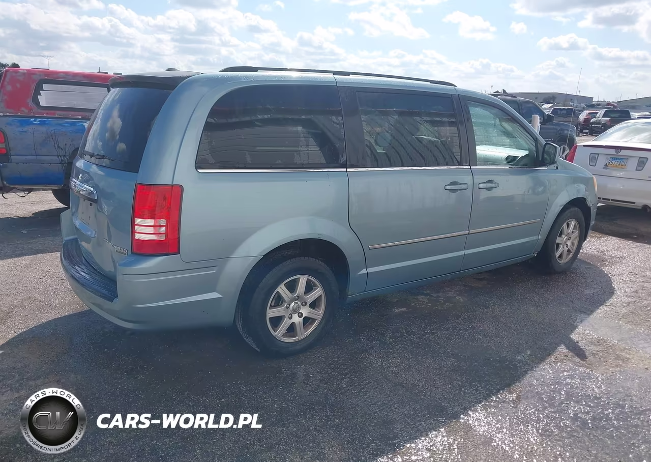 2010 Chrysler Town & Country Touring VIN:2A4RR5D11AR243444 - 4
