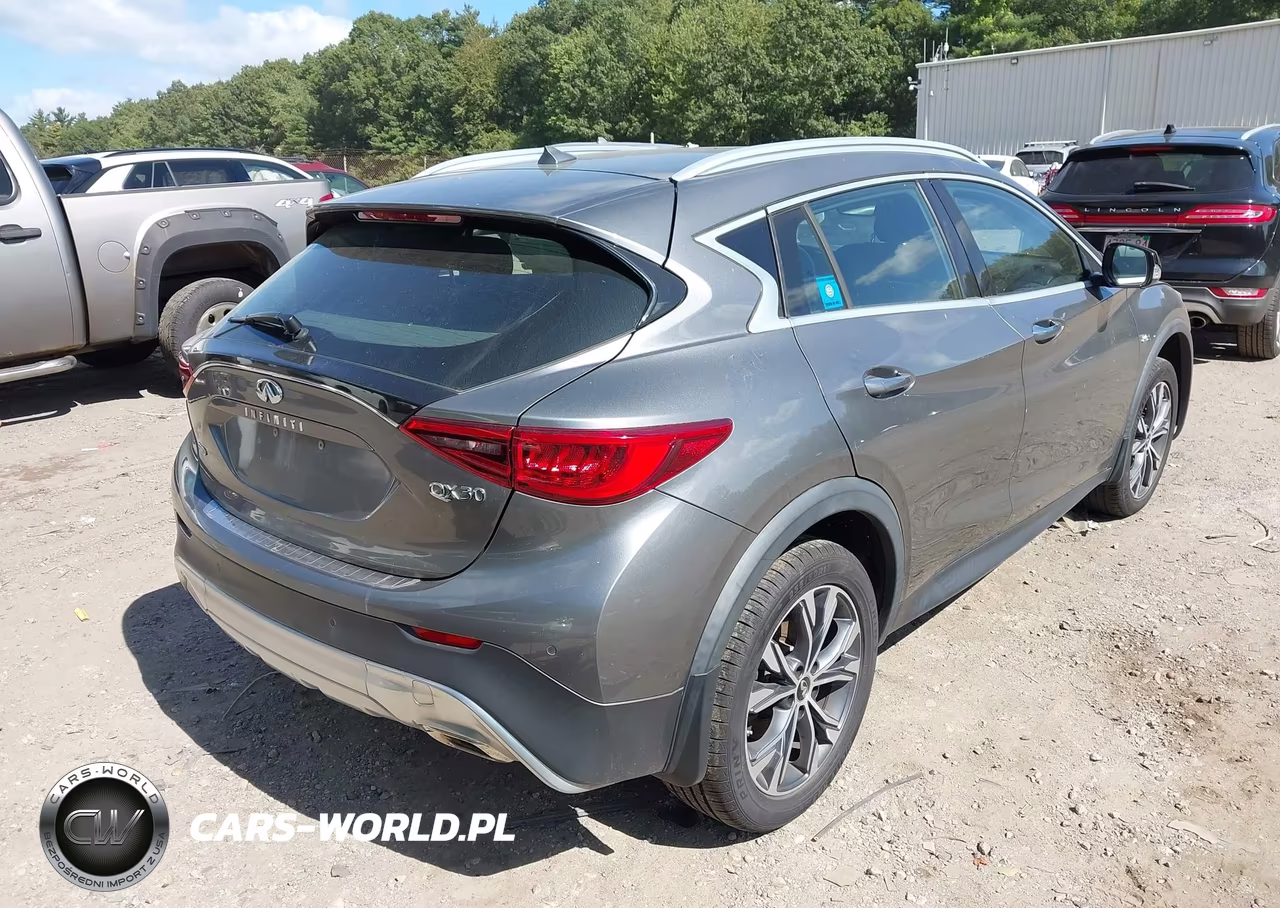 2017 Infiniti Qx30 Premium VIN:SJKCH5CR5HA039893 - 4