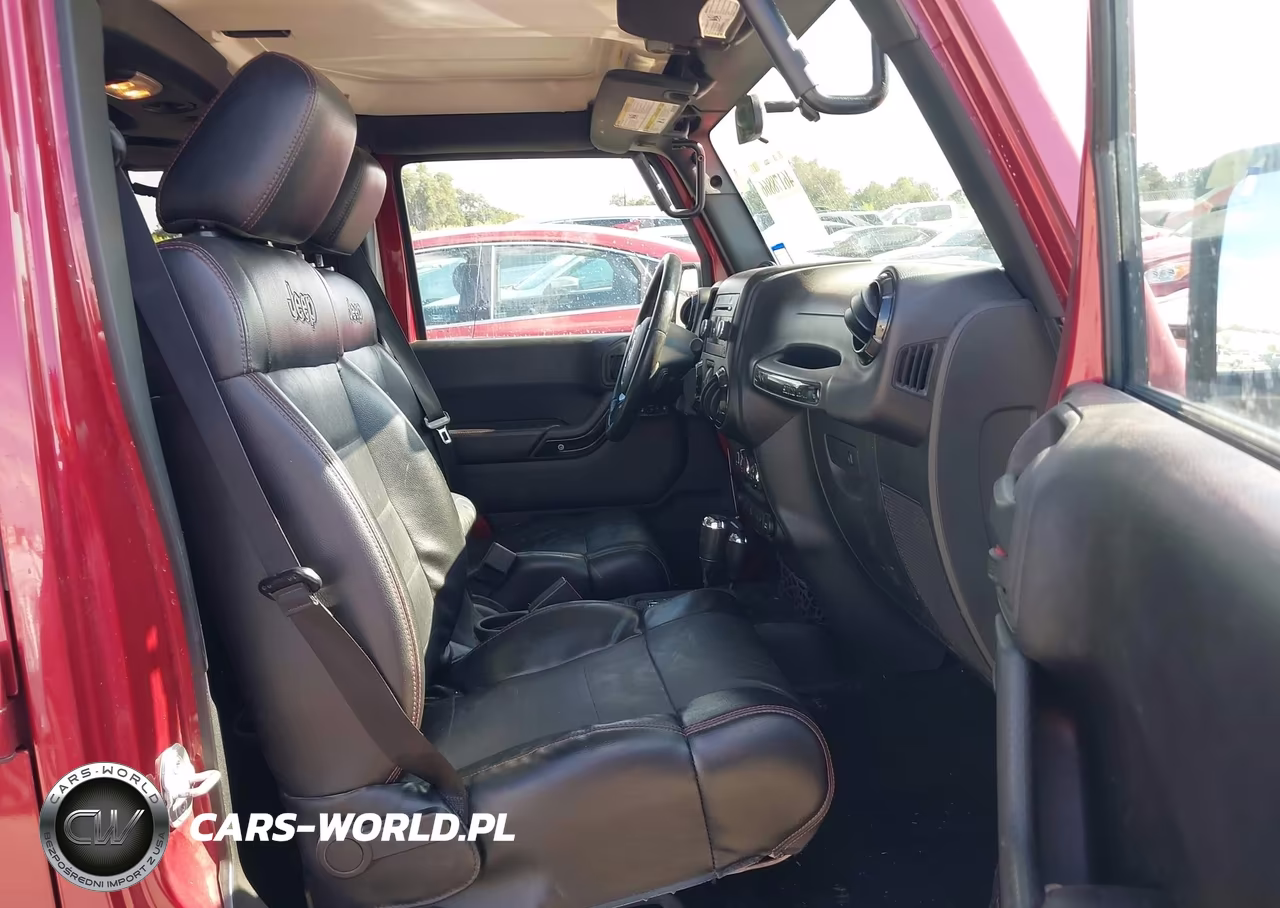 2012 Jeep Wrangler Unlimited Sahara VIN:1C4BJWEG7CL281019 - 5