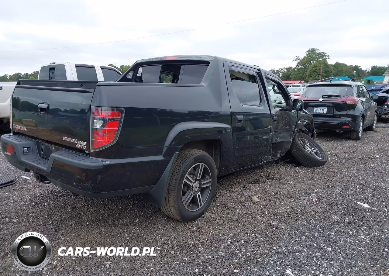 2013 Honda Ridgeline Sport VIN:5FPYK1F77DB007954 - 4