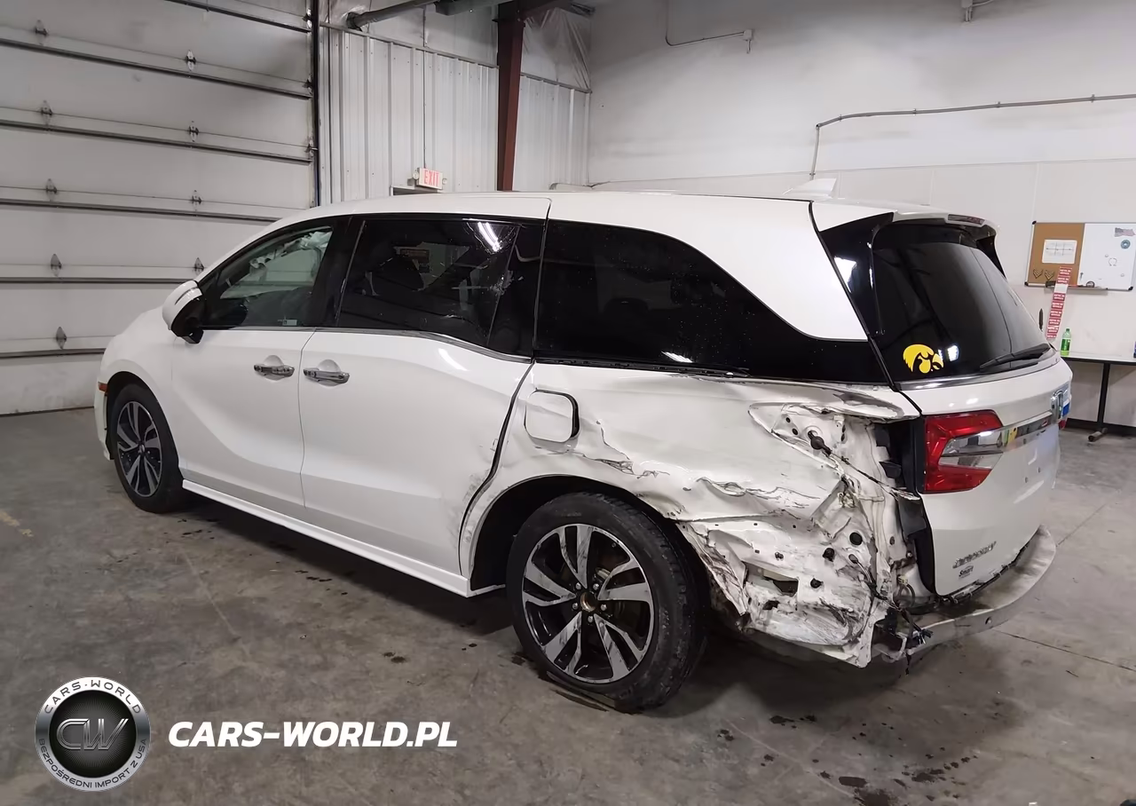 2019 Honda Odyssey Elite VIN:5FNRL6H93KB054000 - 3