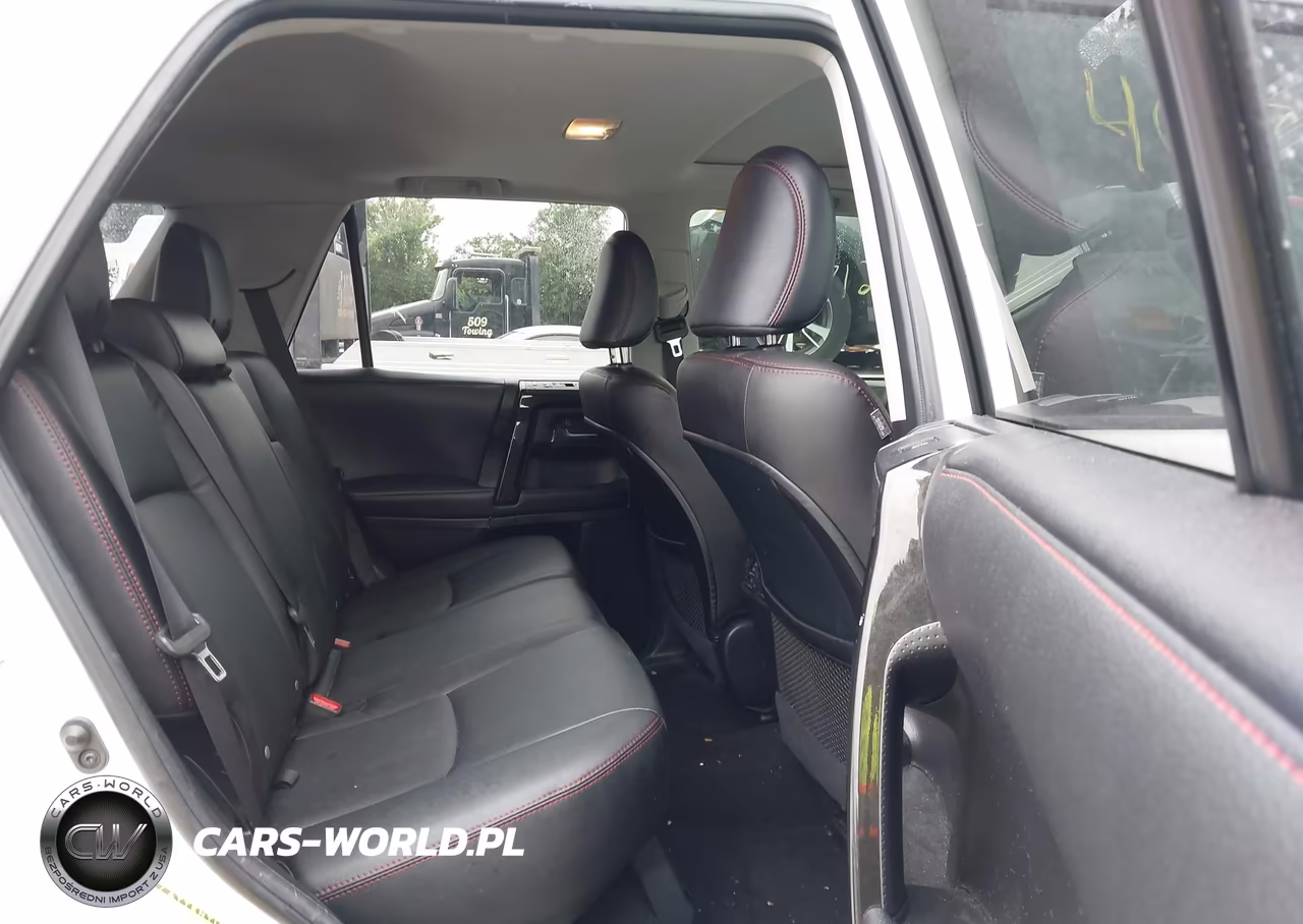 2018 Toyota 4Runner Trd Off Road Premium VIN:JTEBU5JR2J5503231 - 8