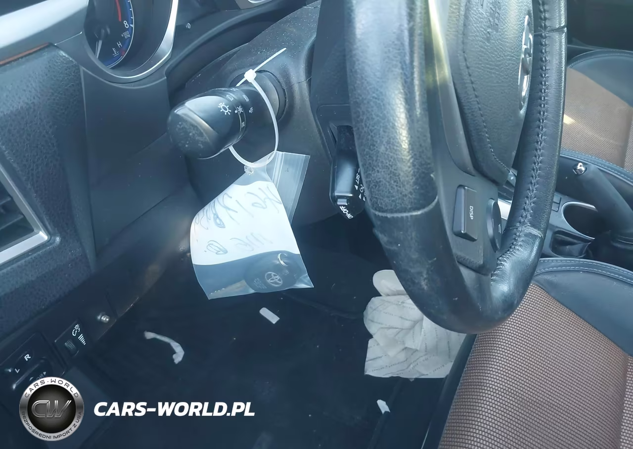 2015 Toyota Corolla S Plus VIN:5YFBURHE2FP300655 - 18