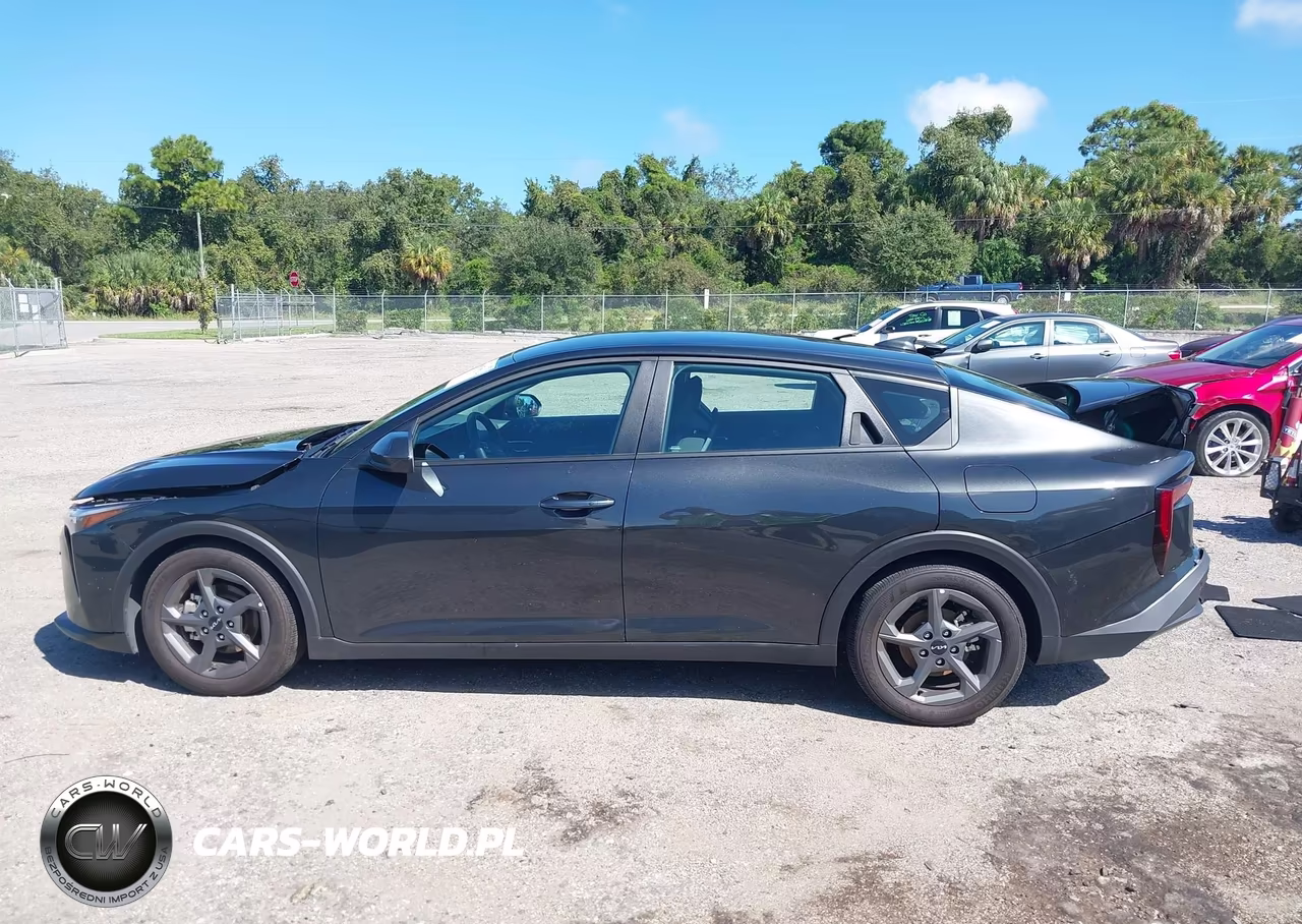 2025 Kia K4 Lxs VIN:3KPFT4DE0SE131356 - 14