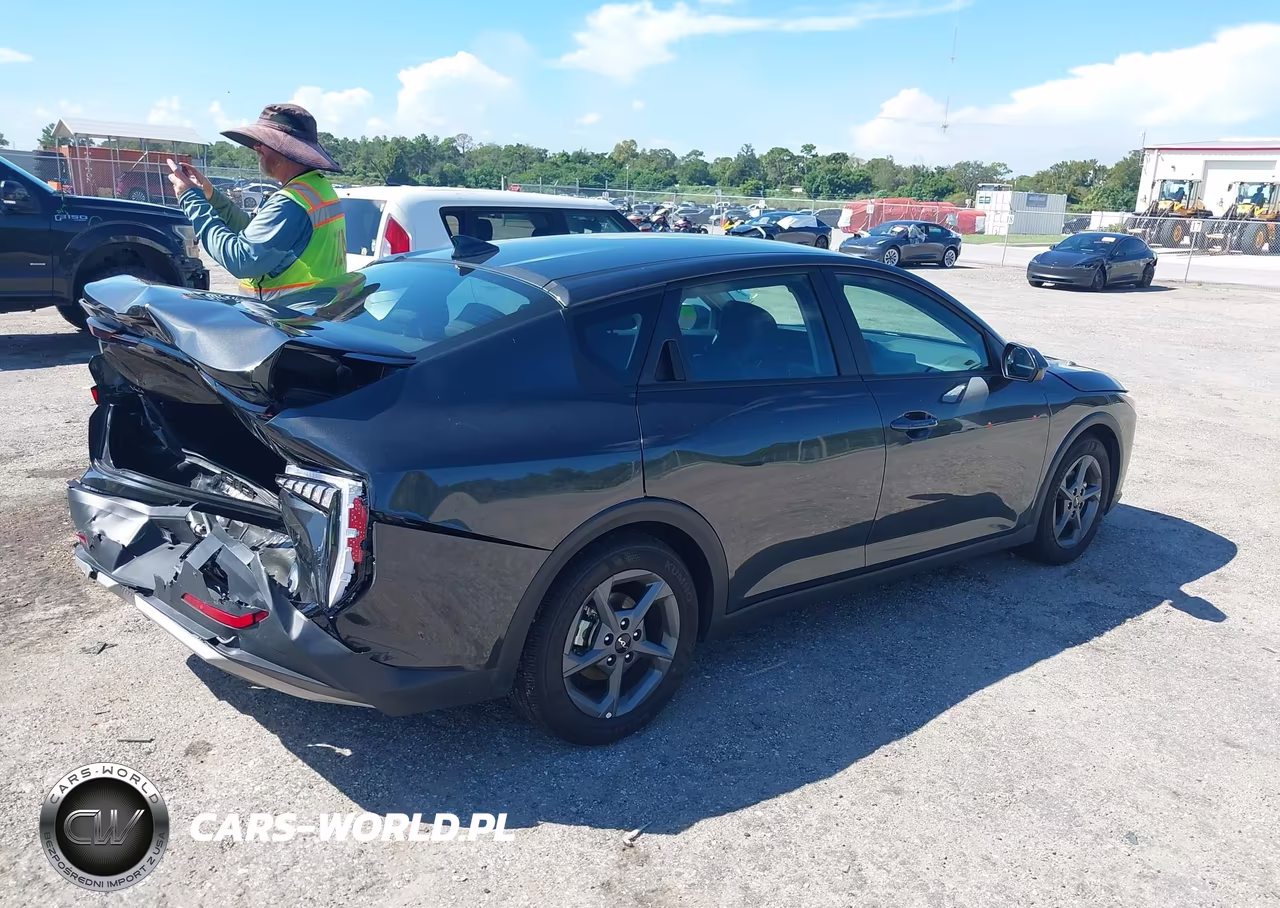 2025 Kia K4 Lxs VIN:3KPFT4DE0SE131356 - 4