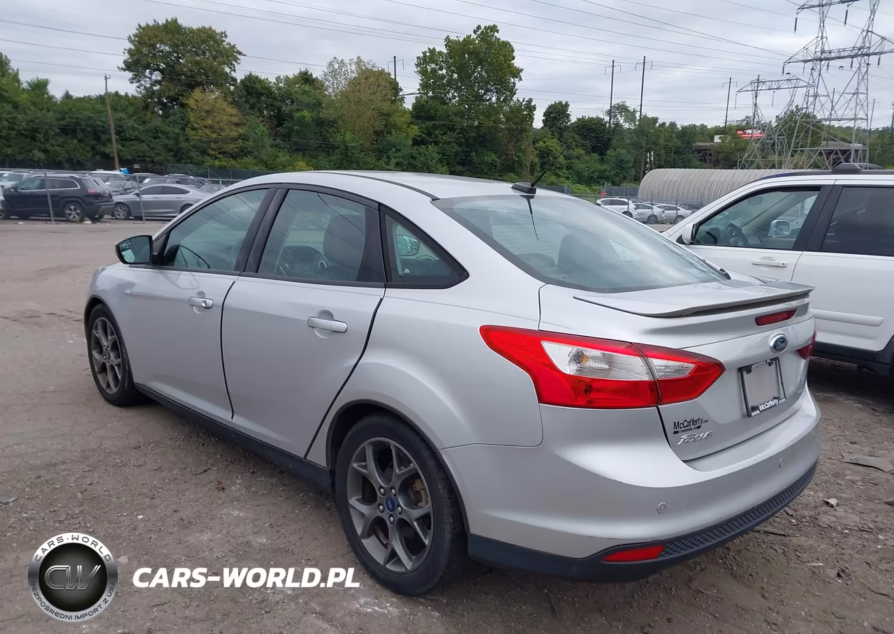 2014 Ford Focus Se VIN:1FADP3F20EL357021 - 3