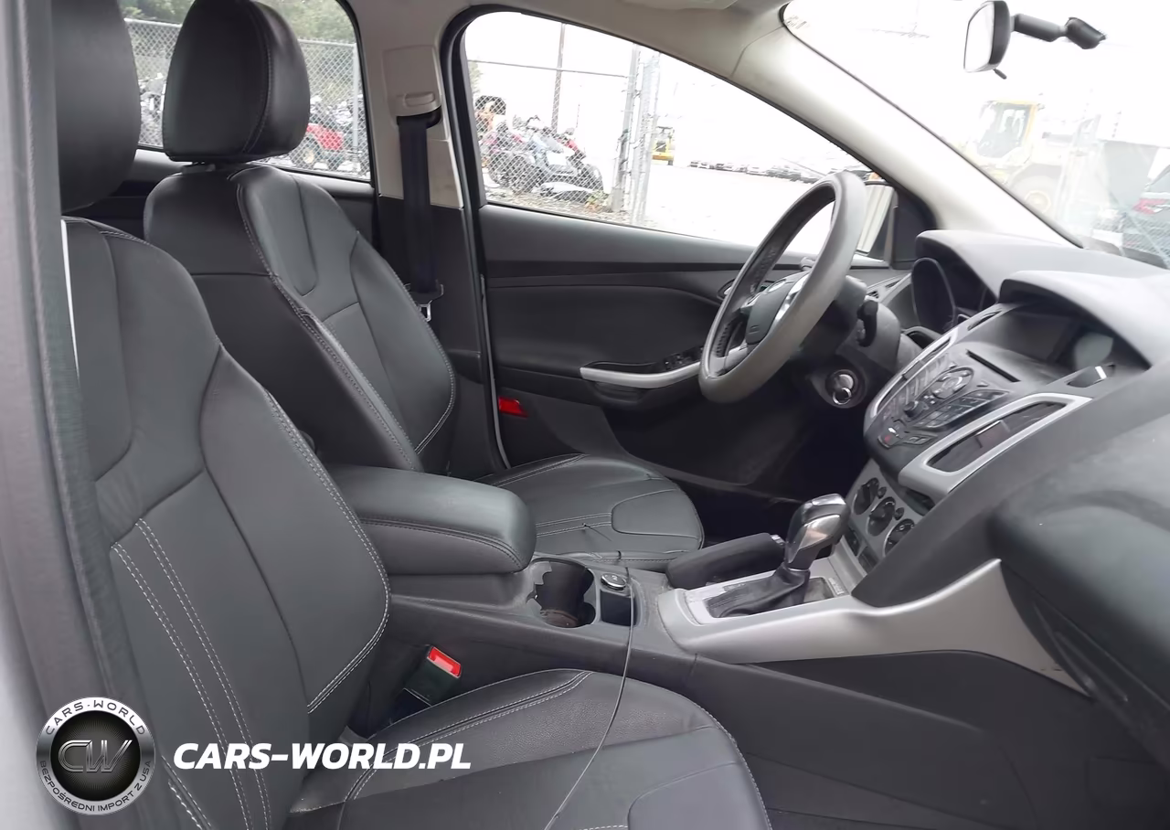 2014 Ford Focus Se VIN:1FADP3F20EL357021 - 5