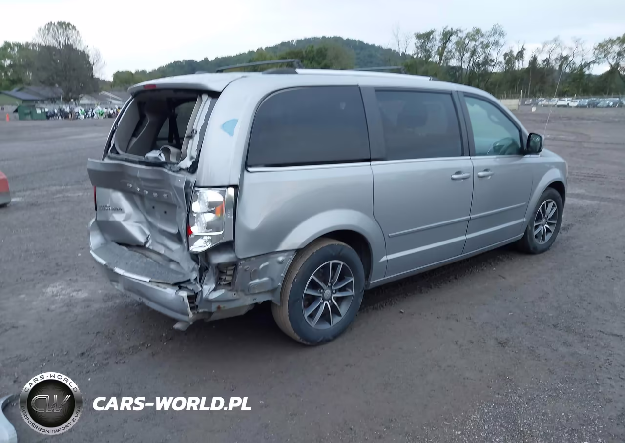 2017 Dodge Grand Caravan Sxt VIN:2C4RDGCG5HR649873 - 4