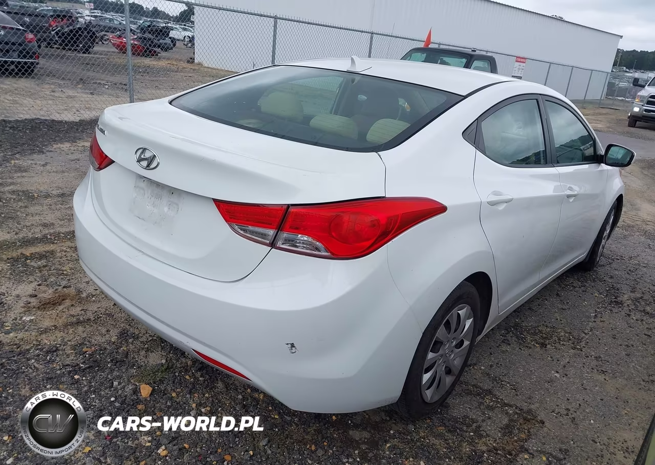 2013 Hyundai Elantra Gls VIN:5NPDH4AE1DH208165 - 4